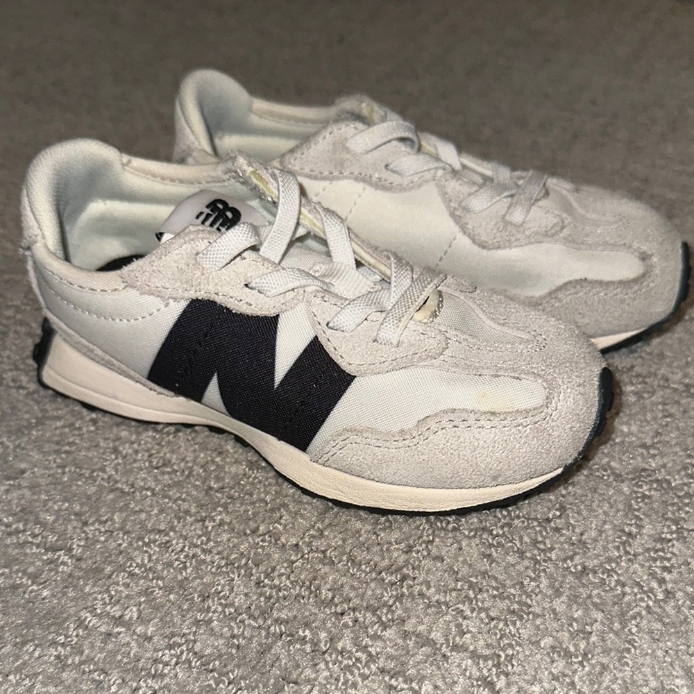 New Balance White and Black Sneakers Classic Low-Top Design